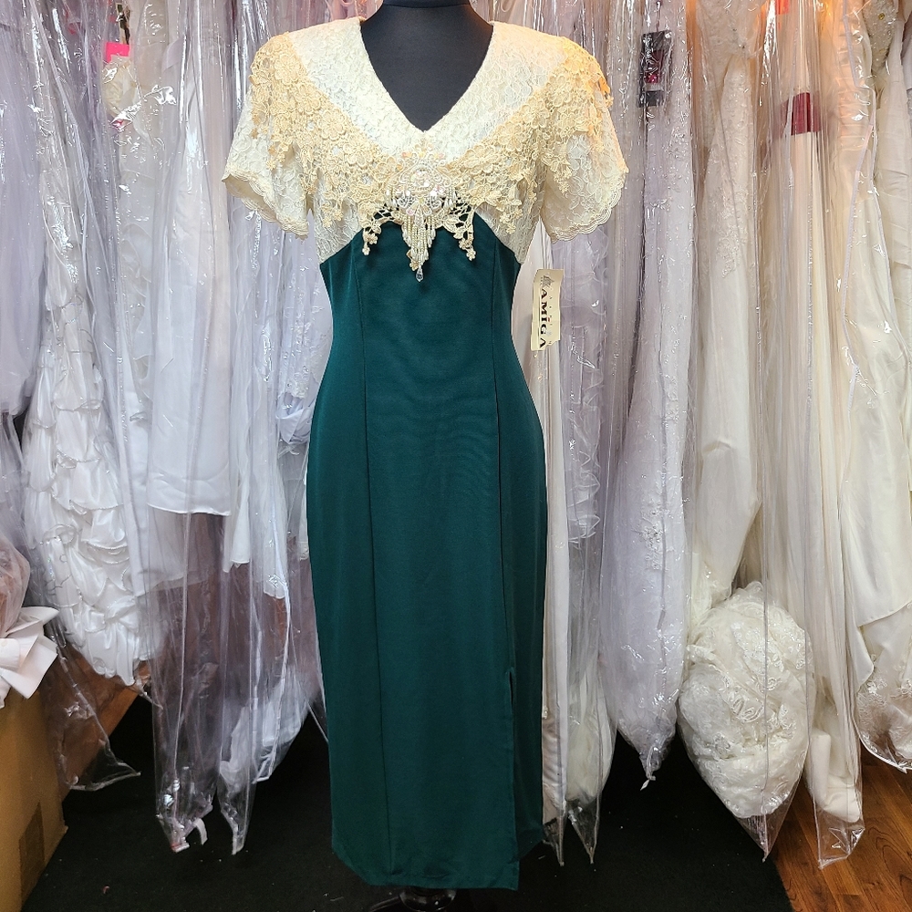 True Vintage Cream Lace and Hunter Green Dress